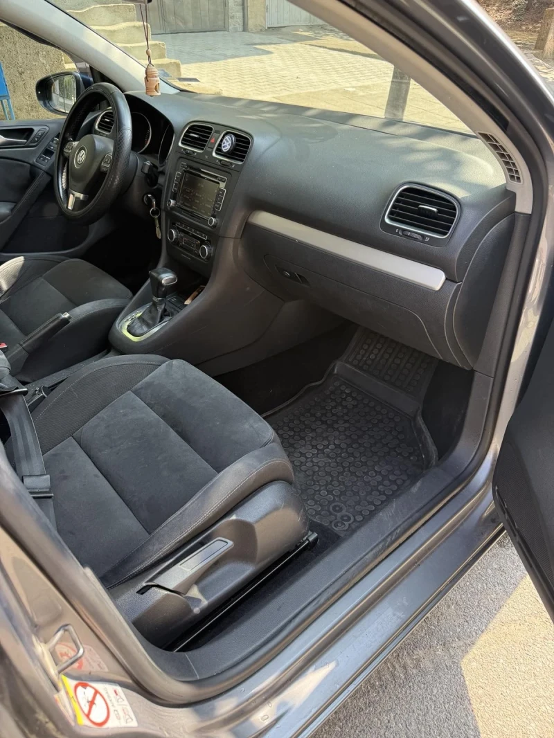 VW Golf, снимка 14 - Автомобили и джипове - 52448048