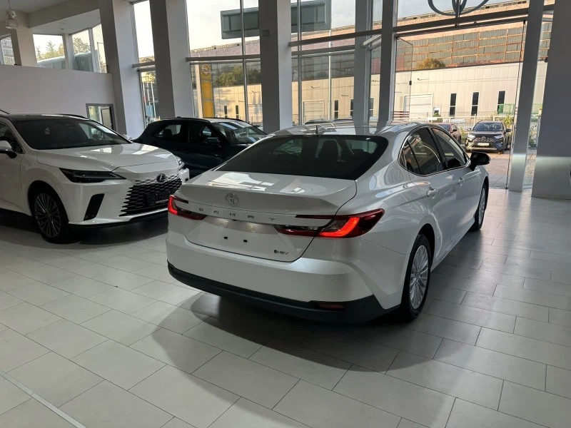 Toyota Camry EXECUTIVE, снимка 5 - Автомобили и джипове - 52090246