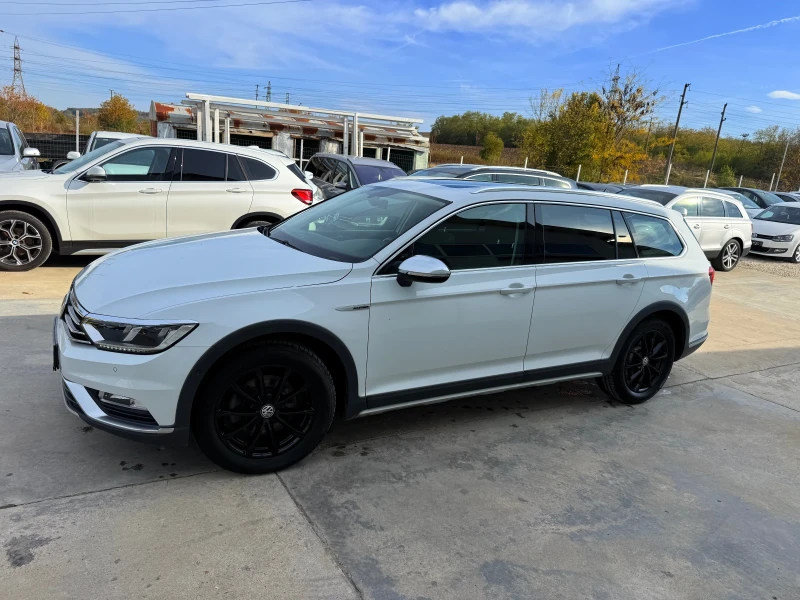 VW Alltrack 2.0tdi 150k.c* 4x4* Digital* Panorama* Highline* N, снимка 3 - Автомобили и джипове - 52150209