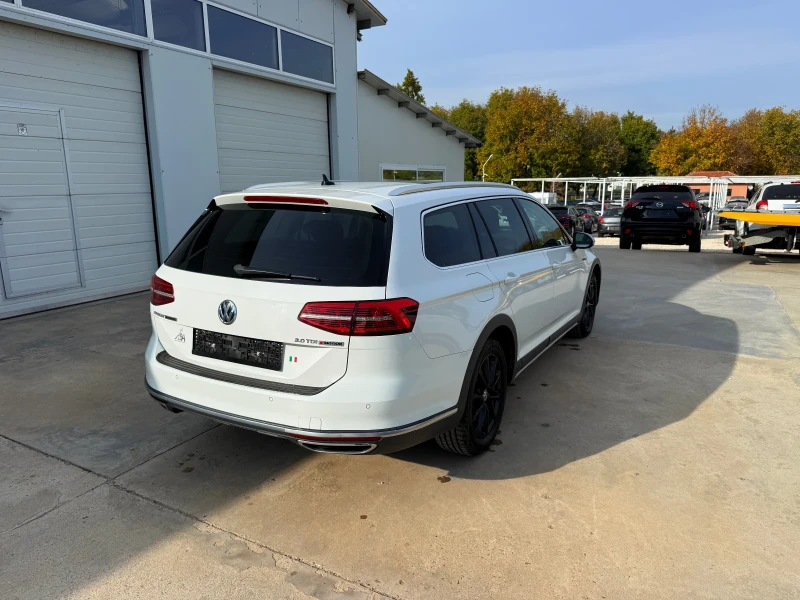 VW Alltrack 2.0tdi 150k.c* 4x4* Digital* Panorama* Highline* N, снимка 14 - Автомобили и джипове - 52150209