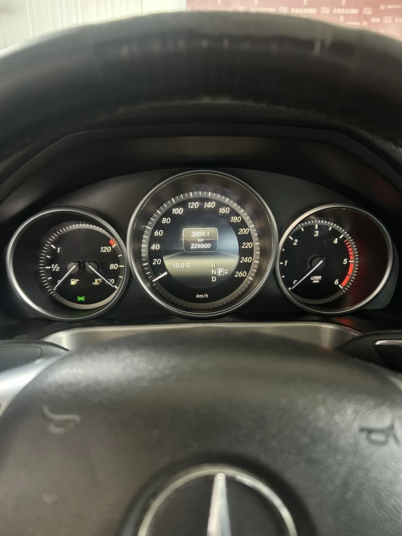 Mercedes-Benz E 200 2.2 CDI, снимка 8 - Автомобили и джипове - 52330658