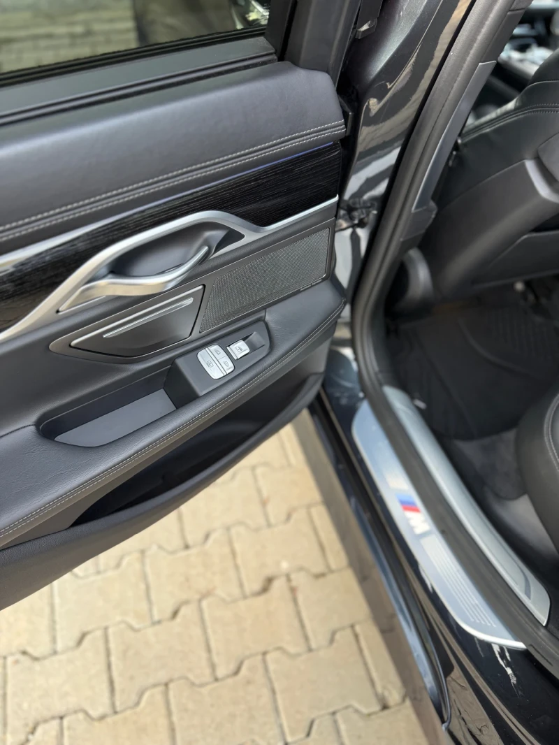 BMW 750 G12 X DRIVE , снимка 10 - Автомобили и джипове - 52722282