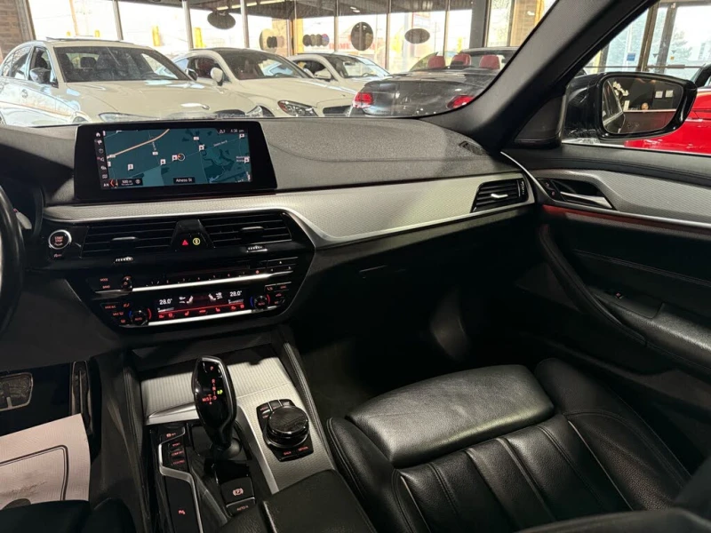 BMW 540 XDRIVE * CAMERA * HEAD UP * H&K * ПОДГРЕВ * LED, снимка 9 - Автомобили и джипове - 53340396