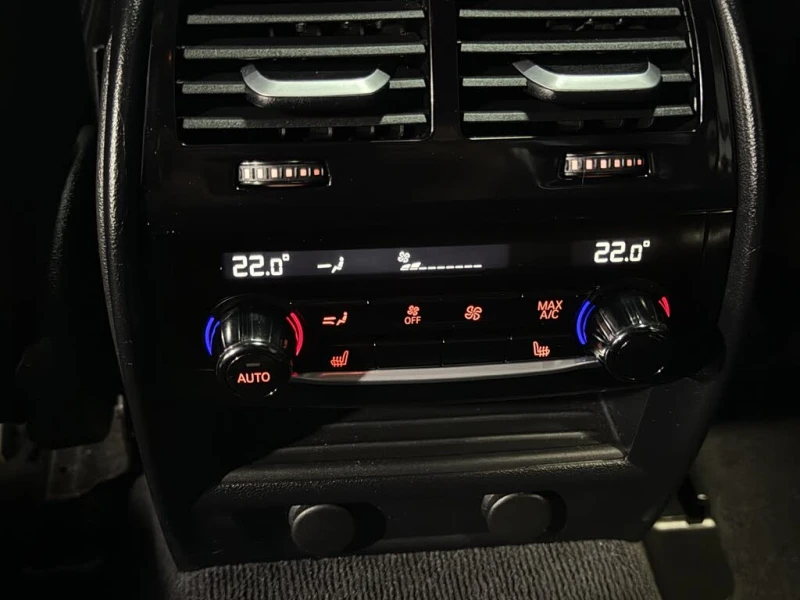 BMW 540 XDRIVE * CAMERA * HEAD UP * H&K * ПОДГРЕВ * LED, снимка 11 - Автомобили и джипове - 53340396