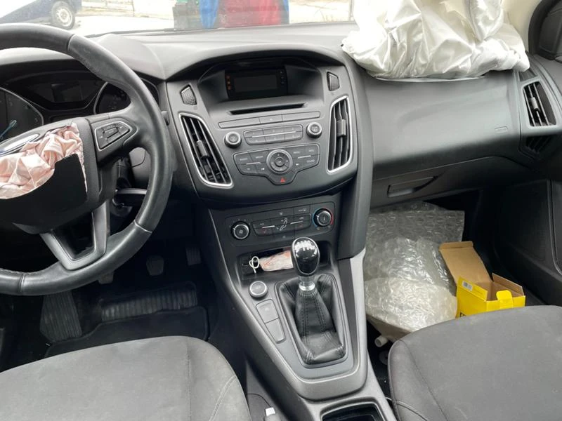 Ford Focus 1.5TDCI 6ck, снимка 4 - Автомобили и джипове - 34424330