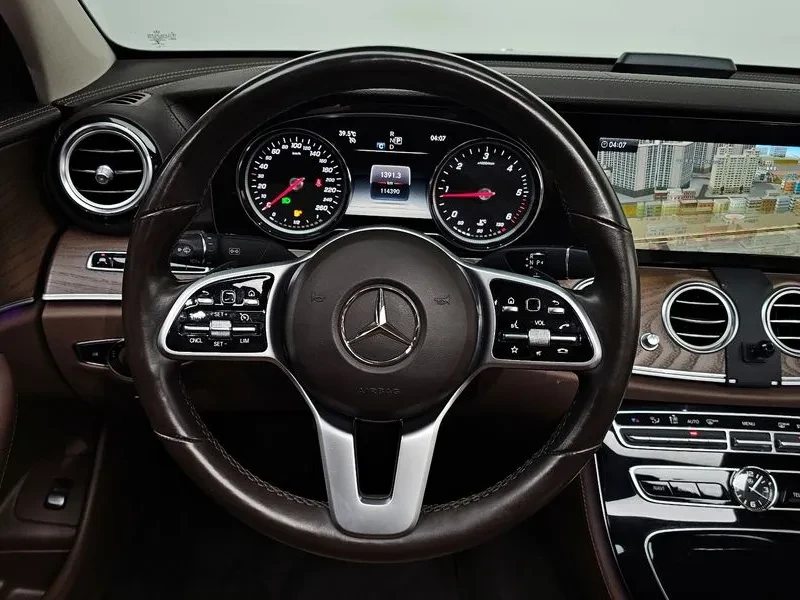 Mercedes-Benz E 200 - САМО 30% АВАНС, снимка 12 - Автомобили и джипове - 55569201