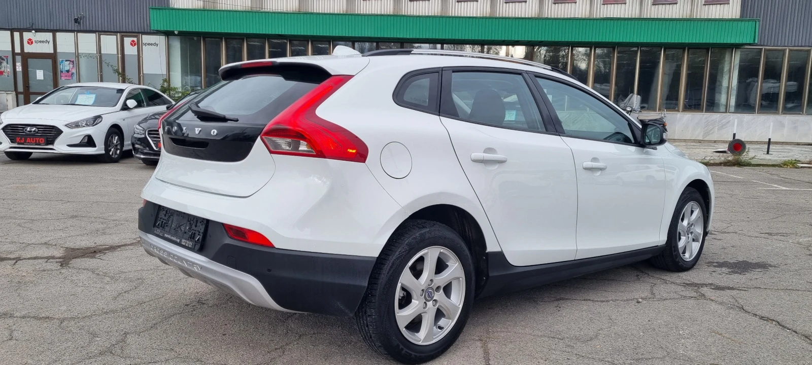 Volvo V40 Cross Country 1.6 D 114k.c UNIKAT ITALIA EURO 5B - изображение 4