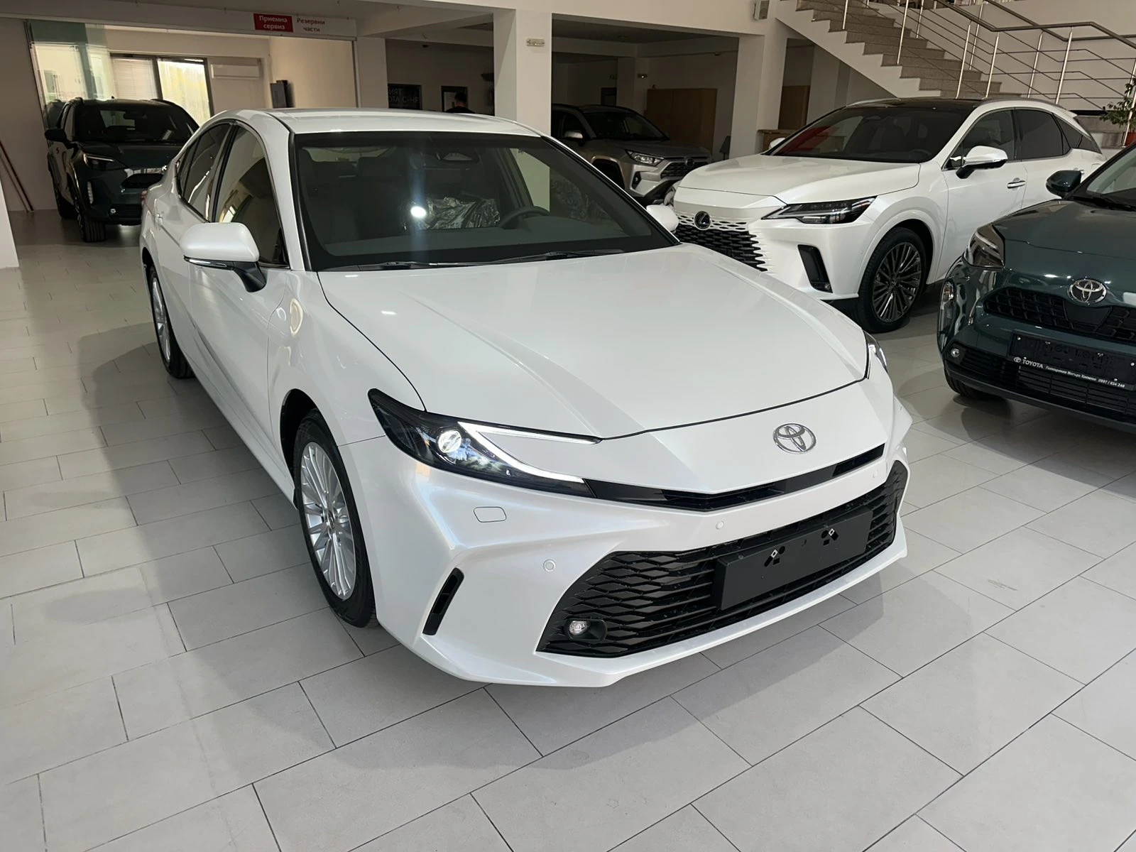 Toyota Camry EXECUTIVE - изображение 6