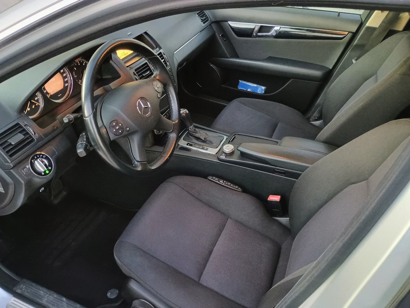 Mercedes-Benz C 200, снимка 7 - Автомобили и джипове - 54087700