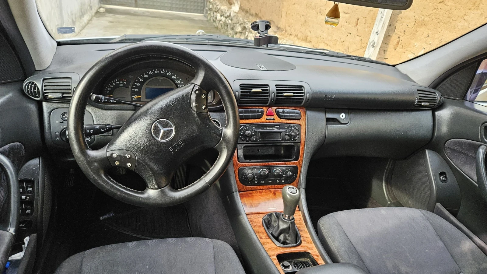 Mercedes-Benz C 180, снимка 12 - Автомобили и джипове - 53735968