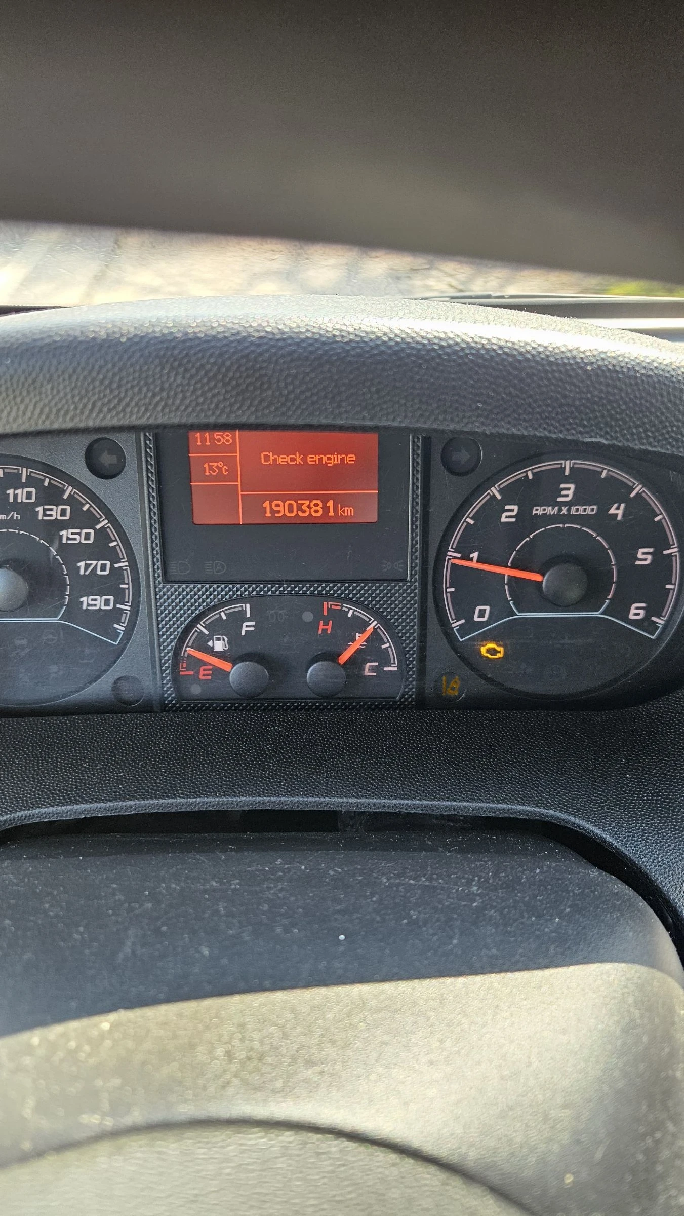 Mercedes-Benz C 180, снимка 5 - Автомобили и джипове - 53735968