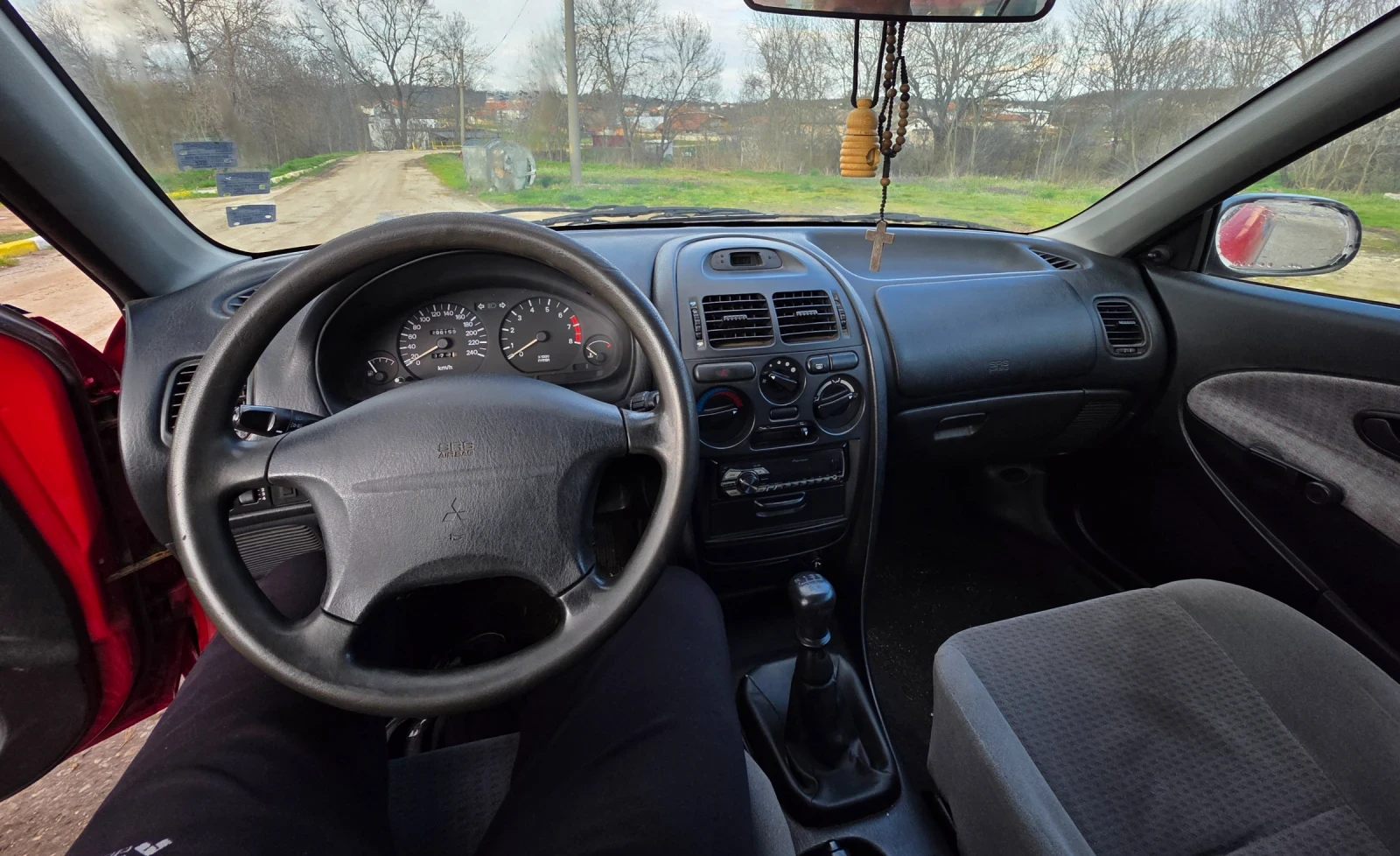 Mitsubishi Carisma, снимка 4 - Автомобили и джипове - 53977258