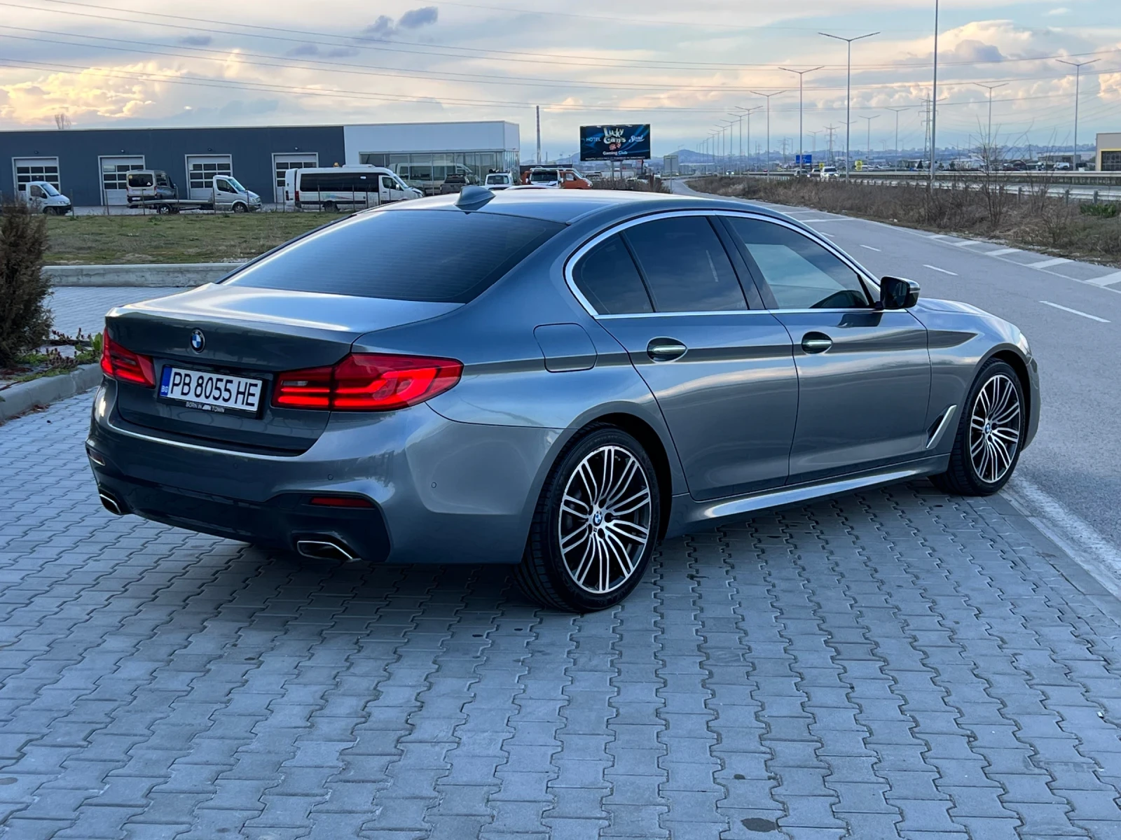 BMW 530  X-drive, снимка 3 - Автомобили и джипове - 54016102