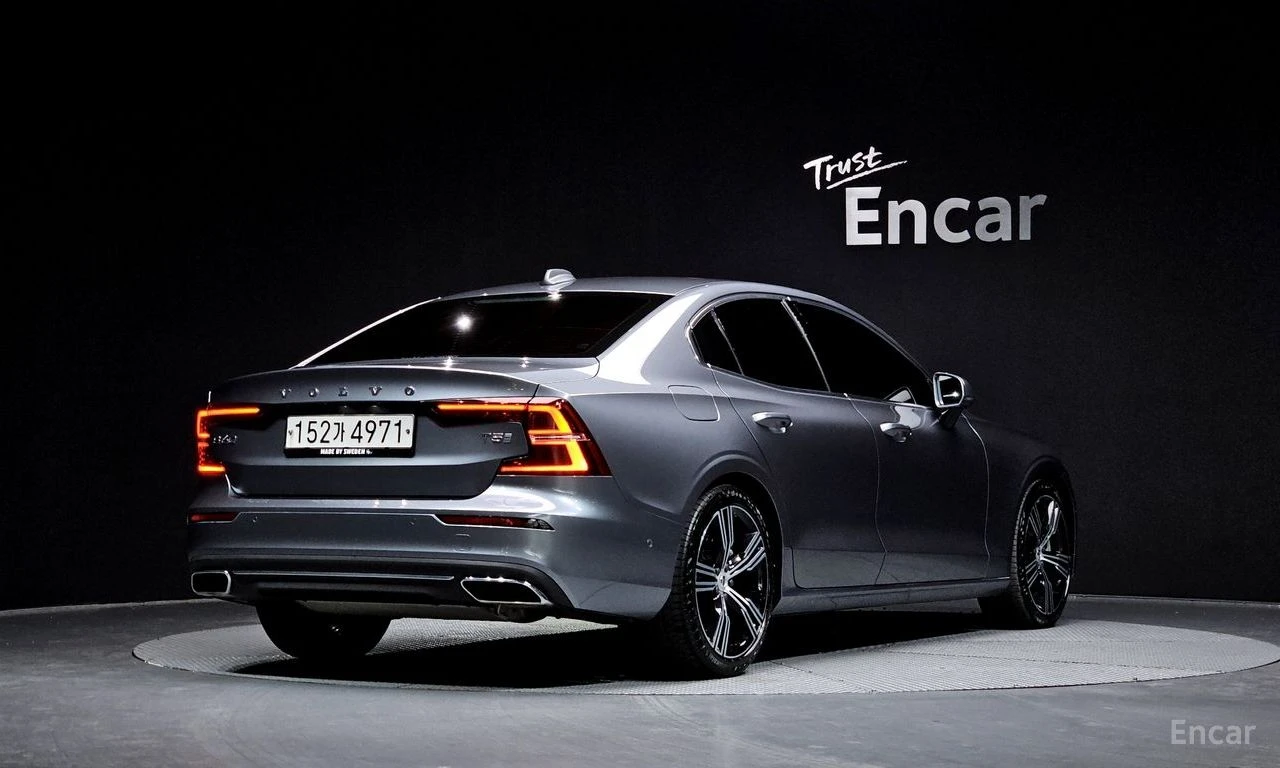 Volvo S60 T5* INSCRIPT* ОБДУХВАНЕ* ПАНО* 360* КАМЕРИ* HEADUP, снимка 3 - Автомобили и джипове - 54478729