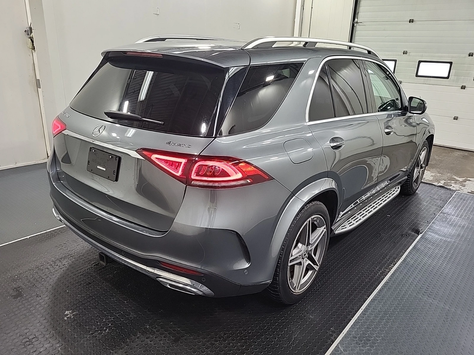 Mercedes-Benz GLE 450 AMG * * BURMSTER * * CARFAX * * АВТО КРЕДИТ * * , снимка 3 - Автомобили и джипове - 54964385
