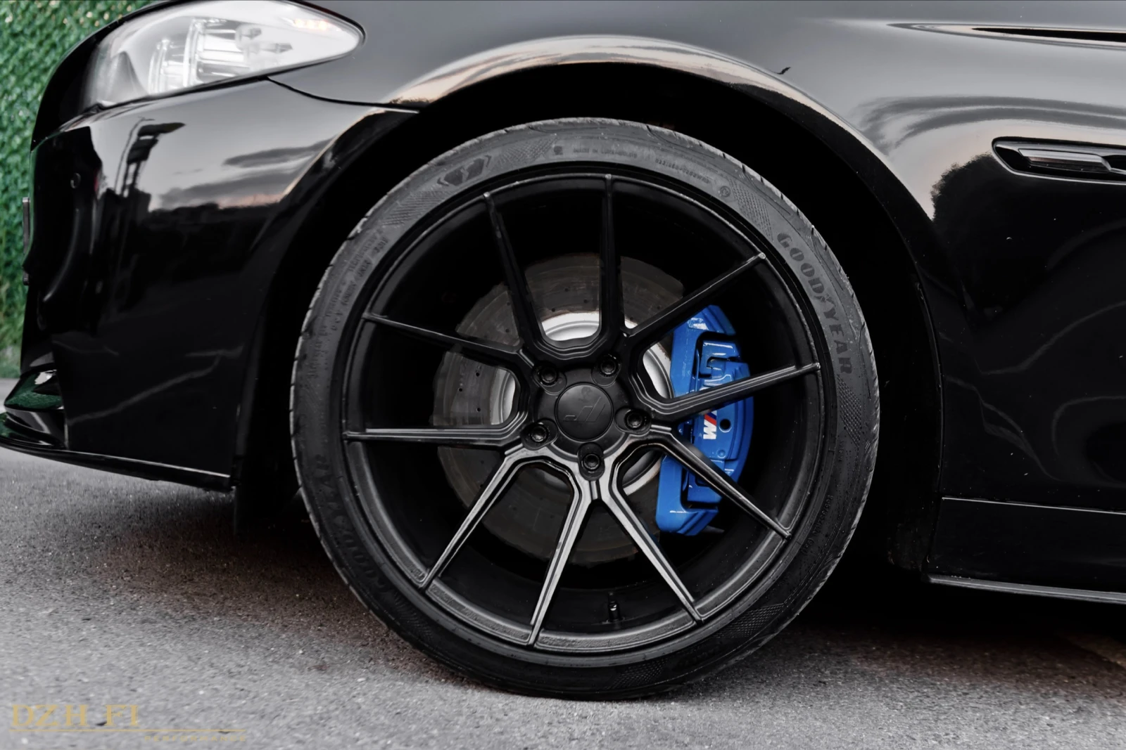 BMW 530 D/M5 OPTIC/SHADOW LINE/CARBON/HEAD UP/HARMANN KARD, снимка 16 - Автомобили и джипове - 55185175