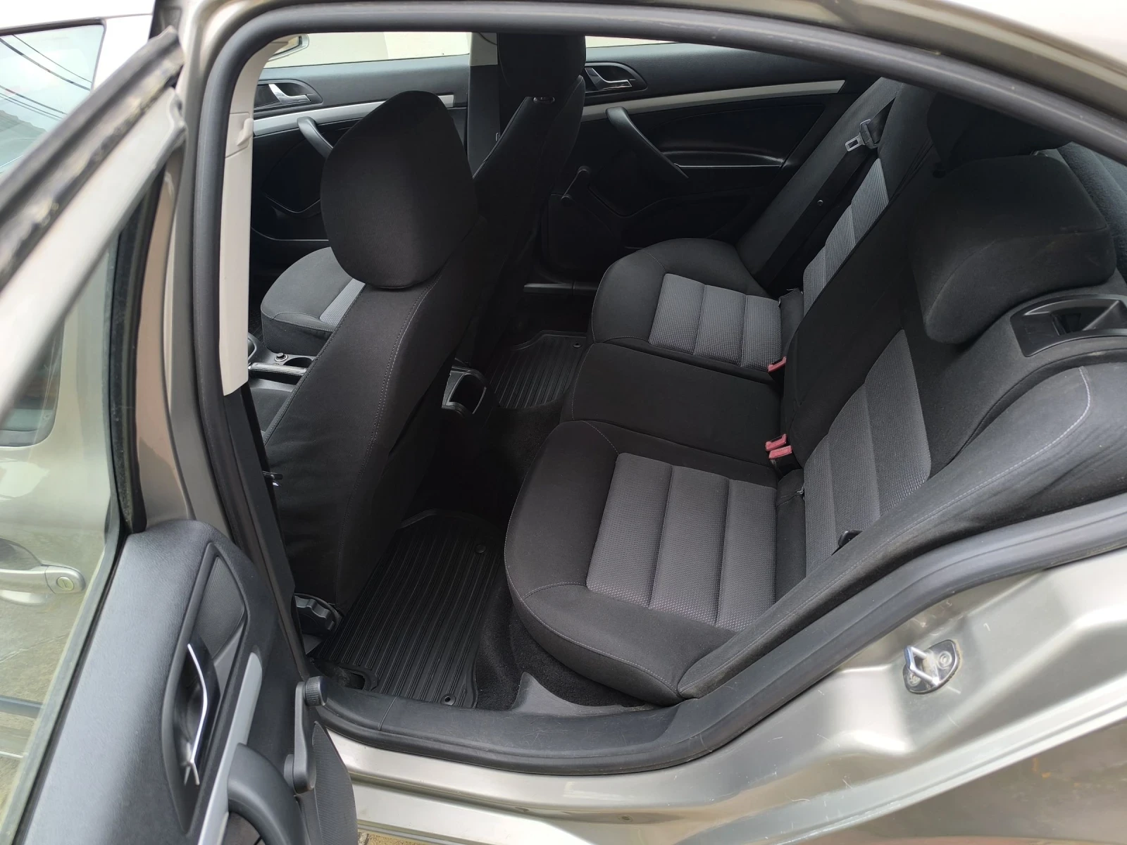Skoda Octavia 1.6 бензин газ, снимка 8 - Автомобили и джипове - 55419068
