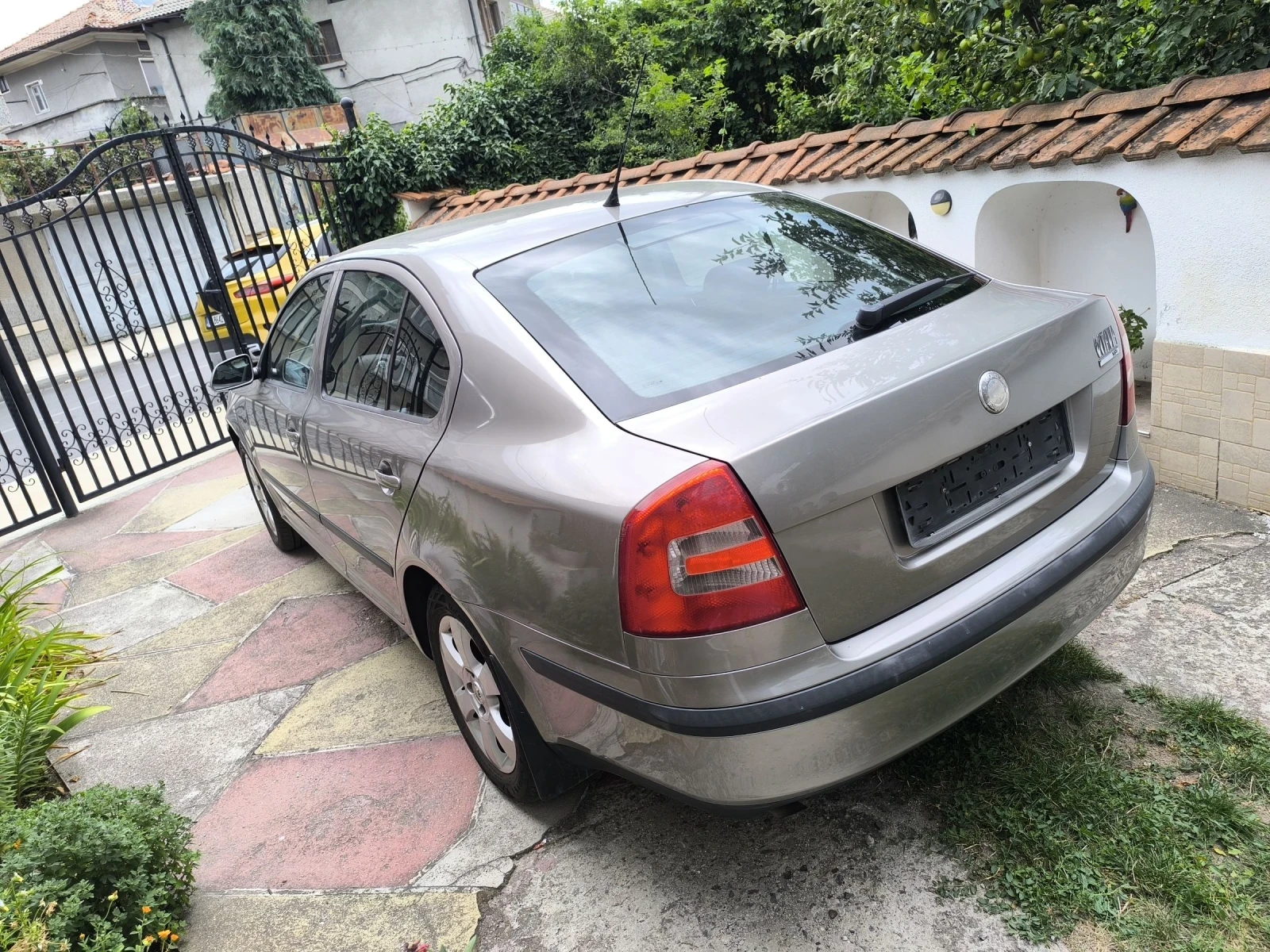 Skoda Octavia 1.6 бензин газ, снимка 6 - Автомобили и джипове - 55419068