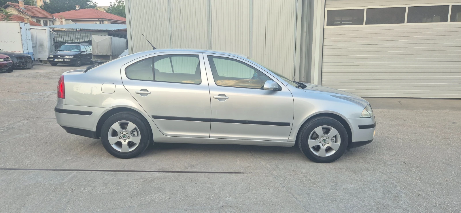 Skoda Octavia 1.6FSI-115к.с.* Климатроник* Седан* , снимка 15 - Автомобили и джипове - 55703162