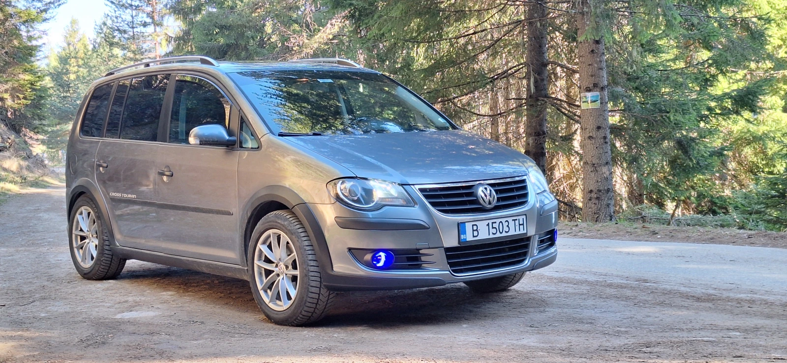 VW Touran CROSS 2.0 TDI BMM, снимка 14 - Автомобили и джипове - 56360706