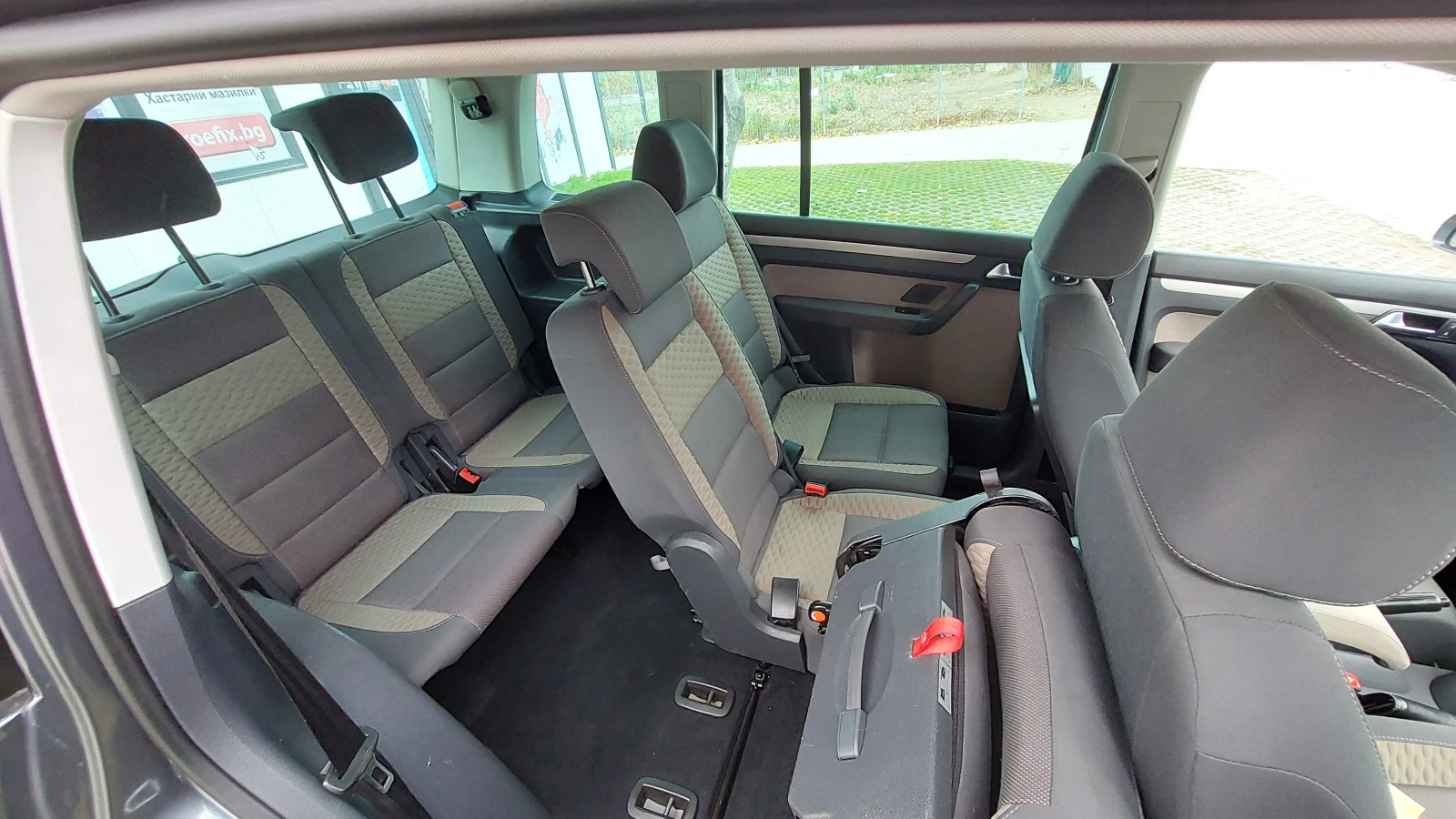 VW Touran CROSS 2.0 TDI BMM, снимка 9 - Автомобили и джипове - 56360706