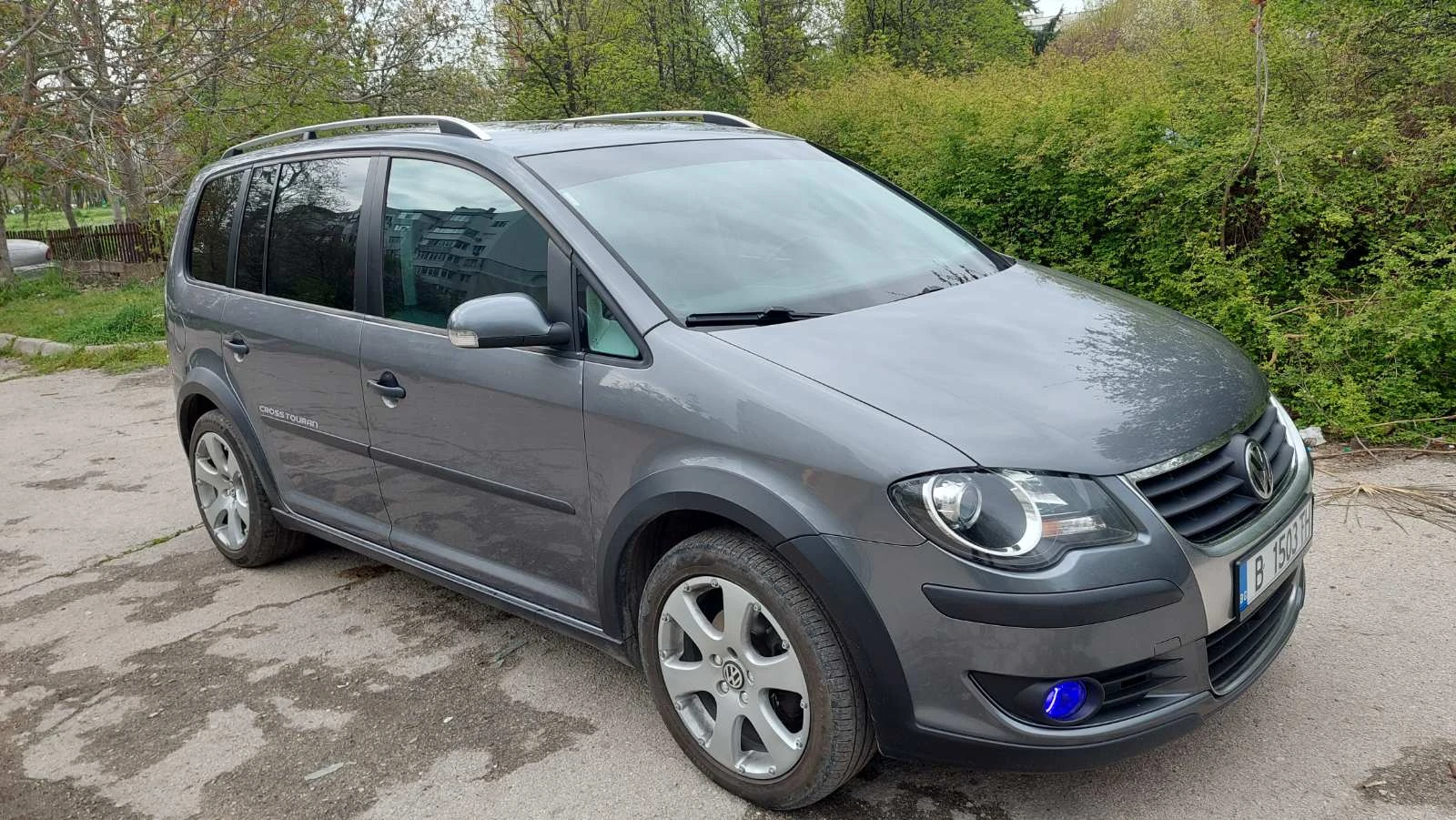VW Touran CROSS 2.0 TDI BMM, снимка 13 - Автомобили и джипове - 56360706