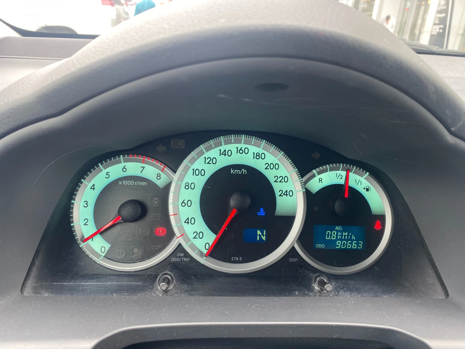 Toyota Corolla verso 1.8 ММТ, снимка 15 - Автомобили и джипове - 56479525