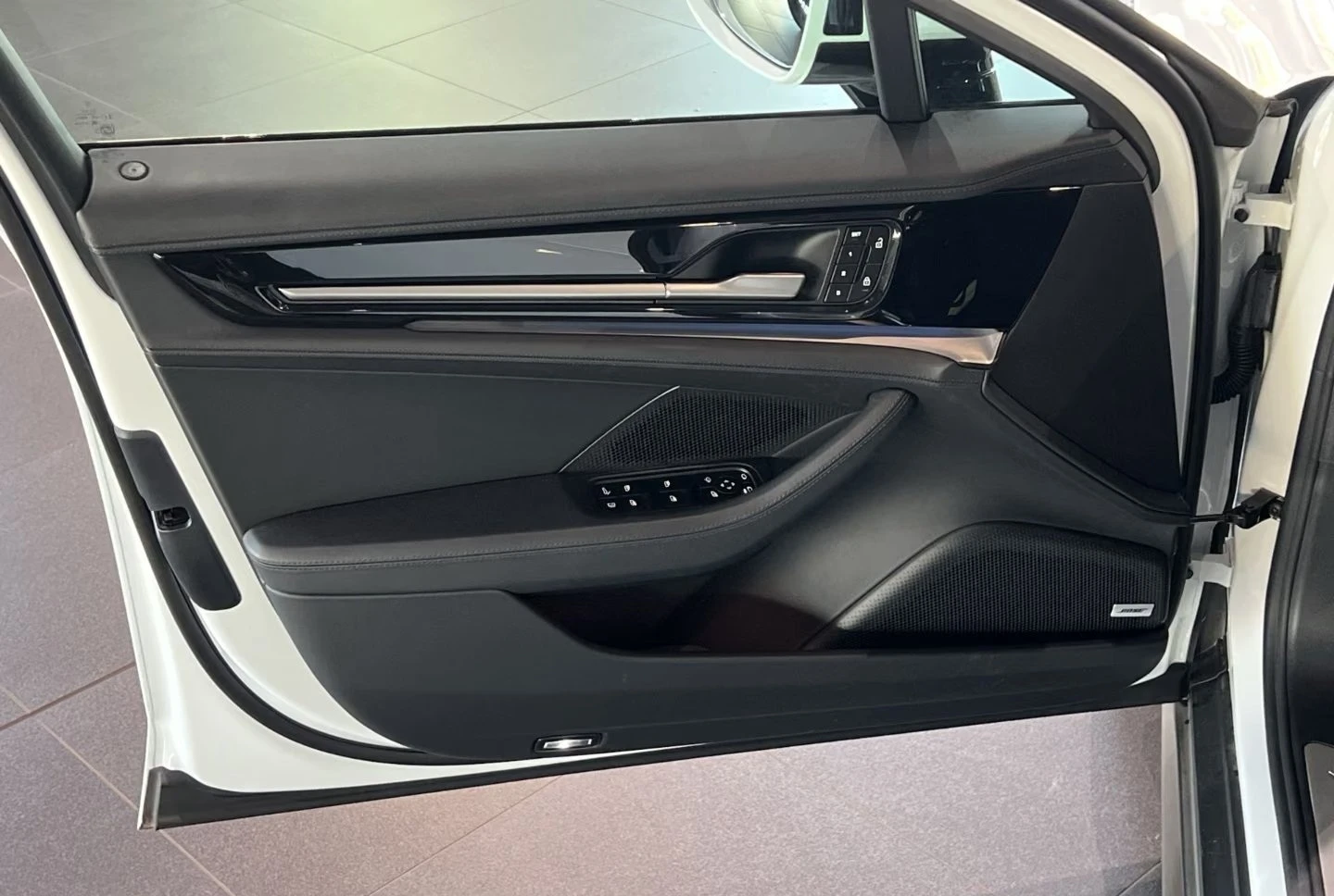 Porsche Panamera 4S E-HYBRID/ BOSE/ MATRIX/ HUD/360/PANO/ INNODRIVE | Mobile.bg � ����������� 9