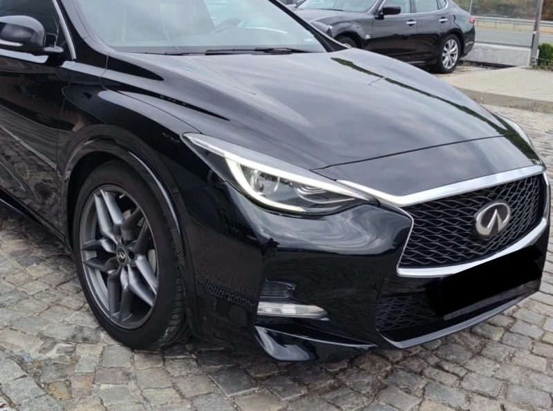 Infiniti Q30 ГАРАНЦИЯ / SPORT / 4x4 / ПАНОРАМА / КАТО НОВА, снимка 3 - Автомобили и джипове - 47613130