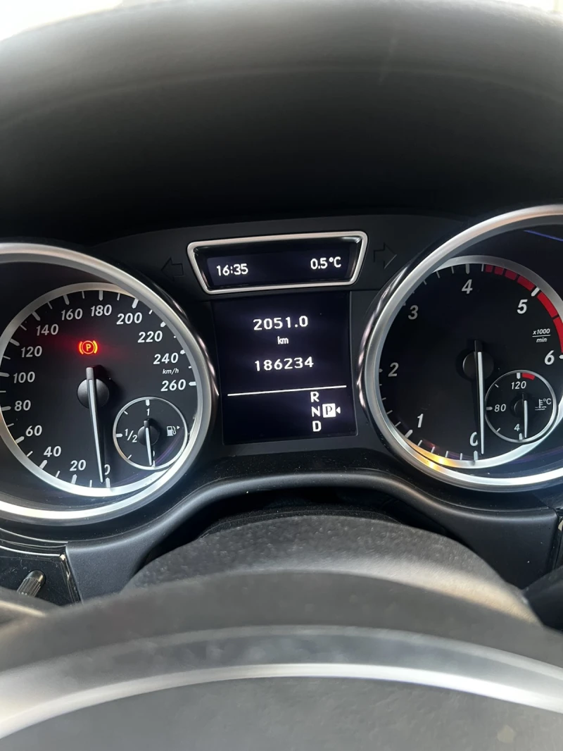 Mercedes-Benz ML 350 БЛУТЕК 4Х4, снимка 5 - Автомобили и джипове - 48718848