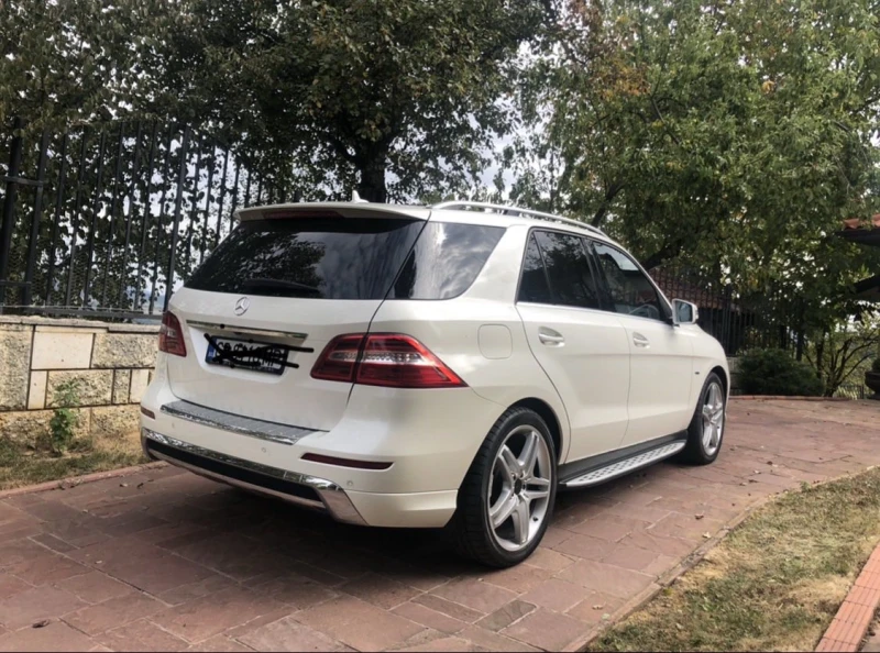 Mercedes-Benz ML 350 БЛУТЕК 4Х4, снимка 3 - Автомобили и джипове - 48718848