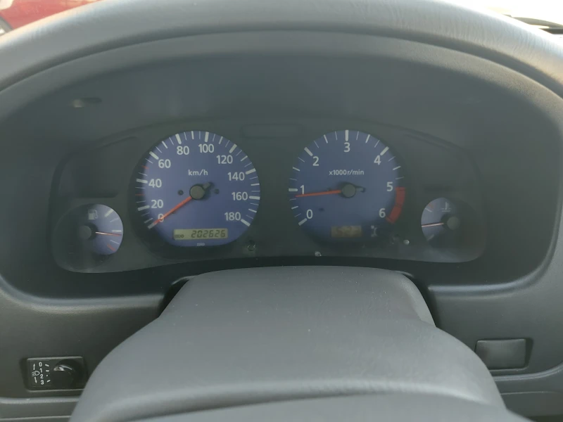 Nissan Navara KING CAB* 2.5 TDI* 103 кс* ЮЖНА ИТАЛИЯ* 202600 км, снимка 12 - Автомобили и джипове - 51770142