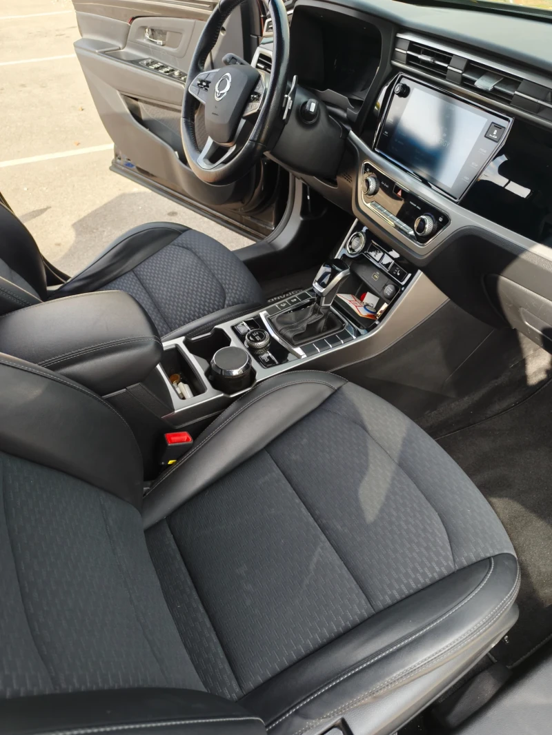 SsangYong Korando, снимка 8 - Автомобили и джипове - 52076425