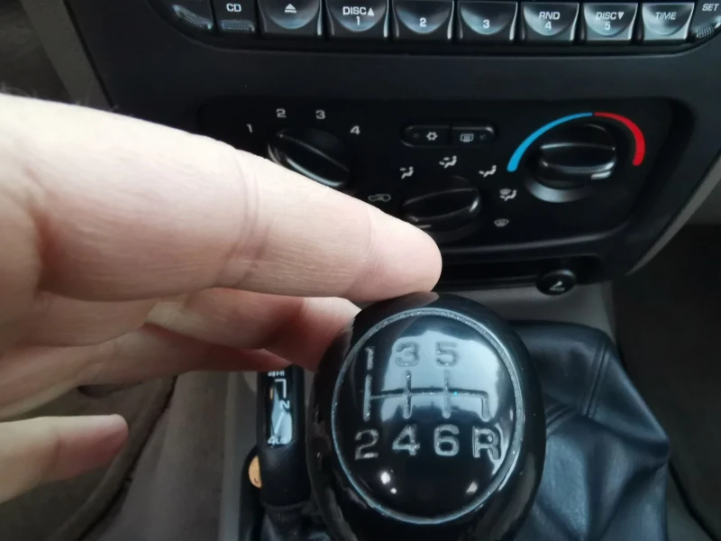 Jeep Cherokee 2.4 UNIKAT 6 SPEED , снимка 16 - Автомобили и джипове - 53263964