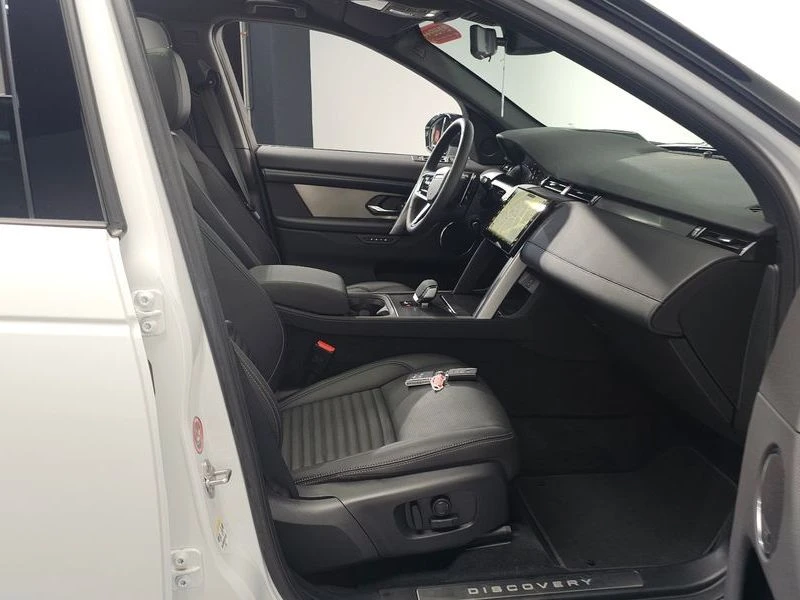 Land Rover Discovery Sport 2.0 Automatic, снимка 11 - Автомобили и джипове - 55931842