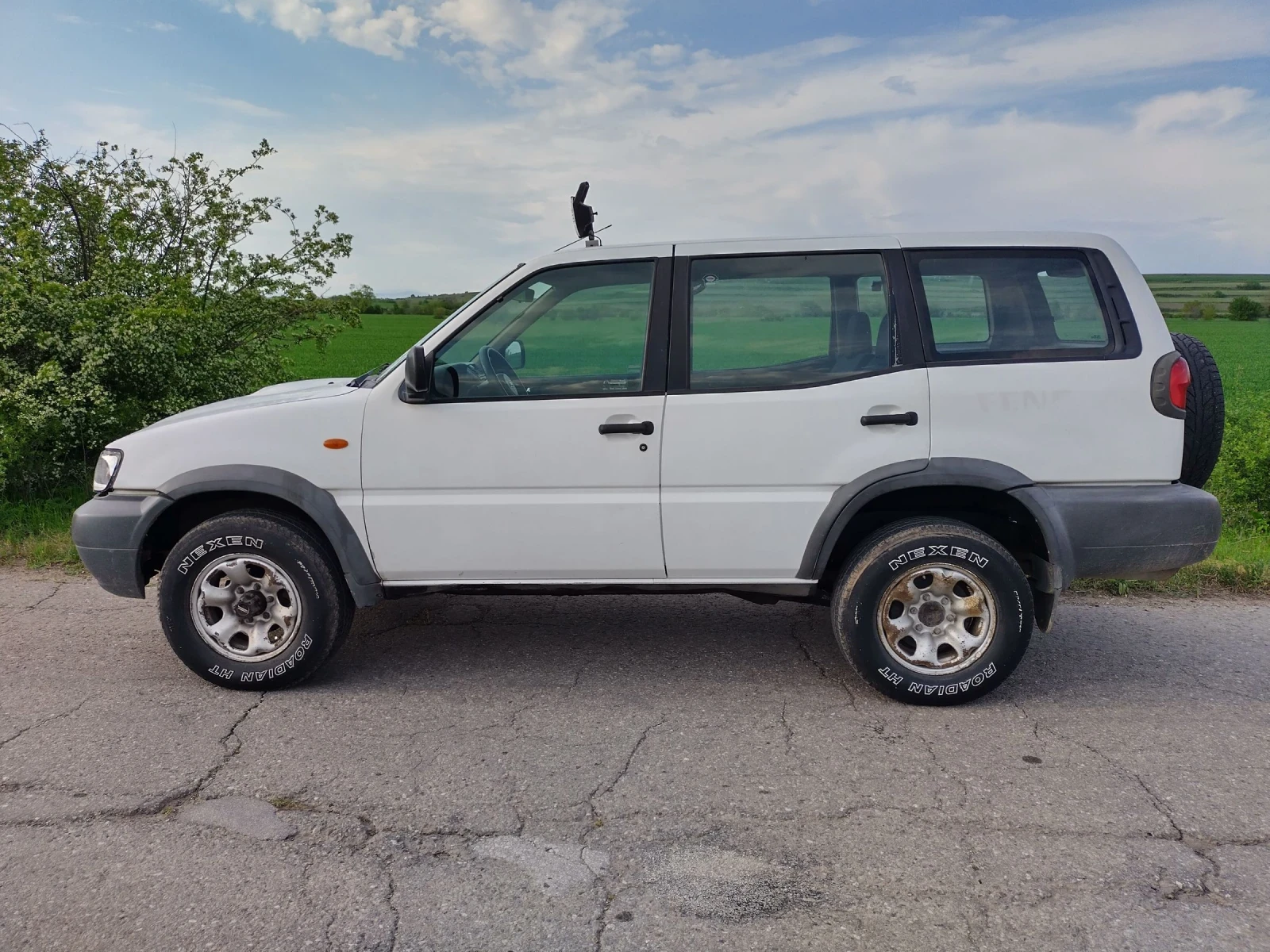 Nissan Terrano 2.7 TD - изображение 10