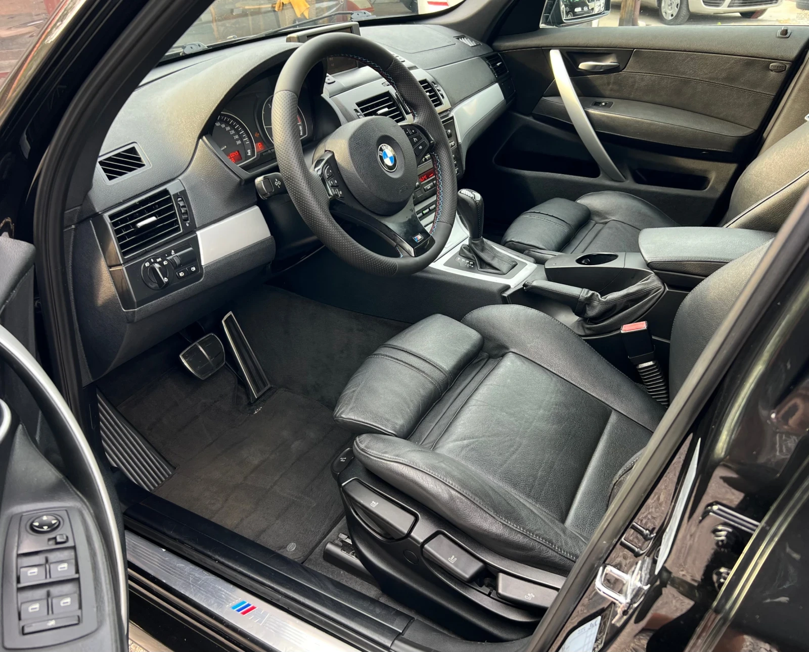 BMW X3 3.5D 286к.с * FACE* M-PACK* Xenon* Navi* Кожа*  - изображение 9