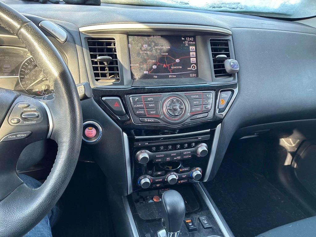 Nissan Pathfinder * SV Tech 4x4 * CARFAX * ЦЕНА ДО БГ - изображение 9