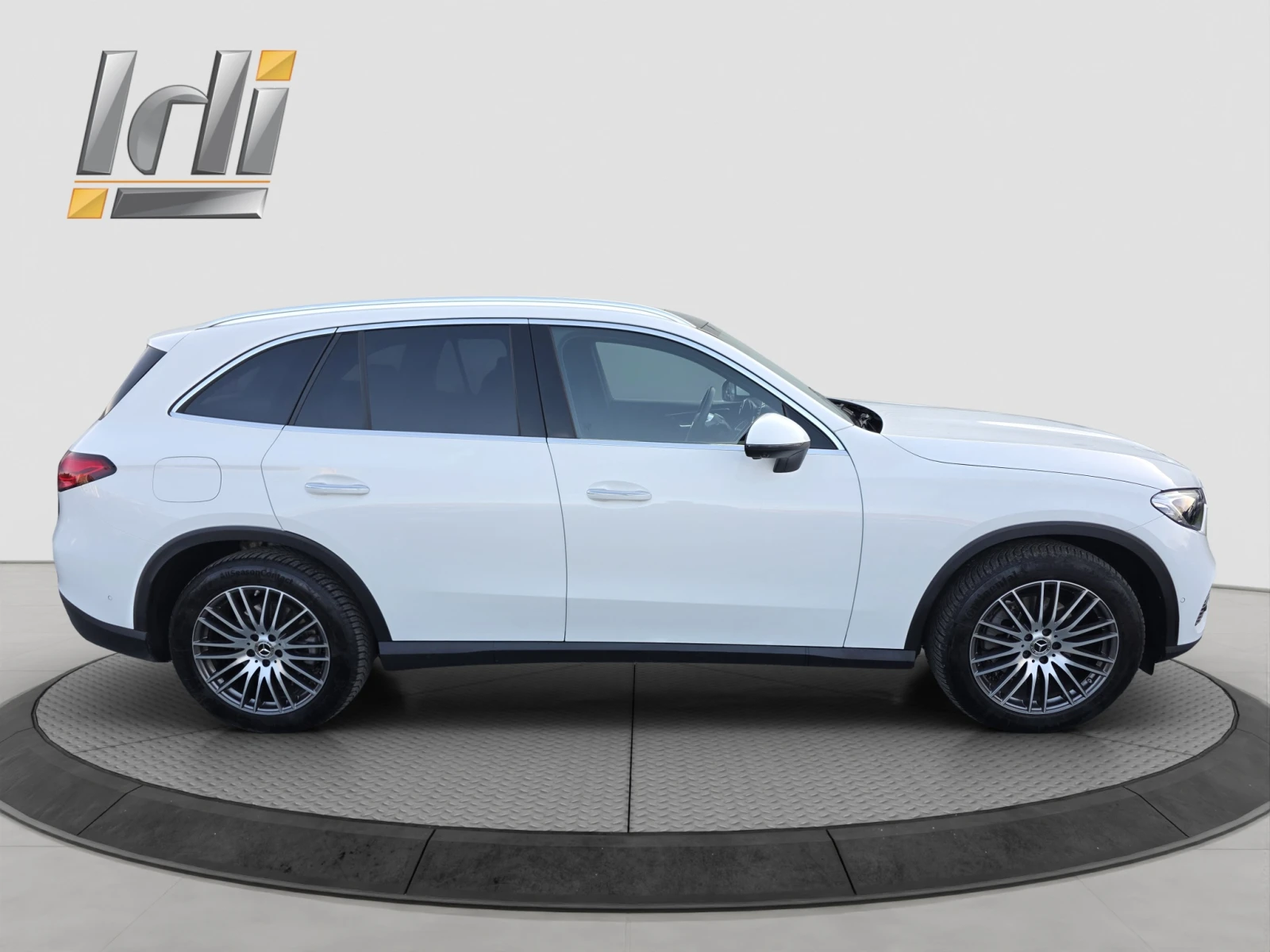 Mercedes-Benz GLC 220 4 MATIC, снимка 7 - Автомобили и джипове - 53710415