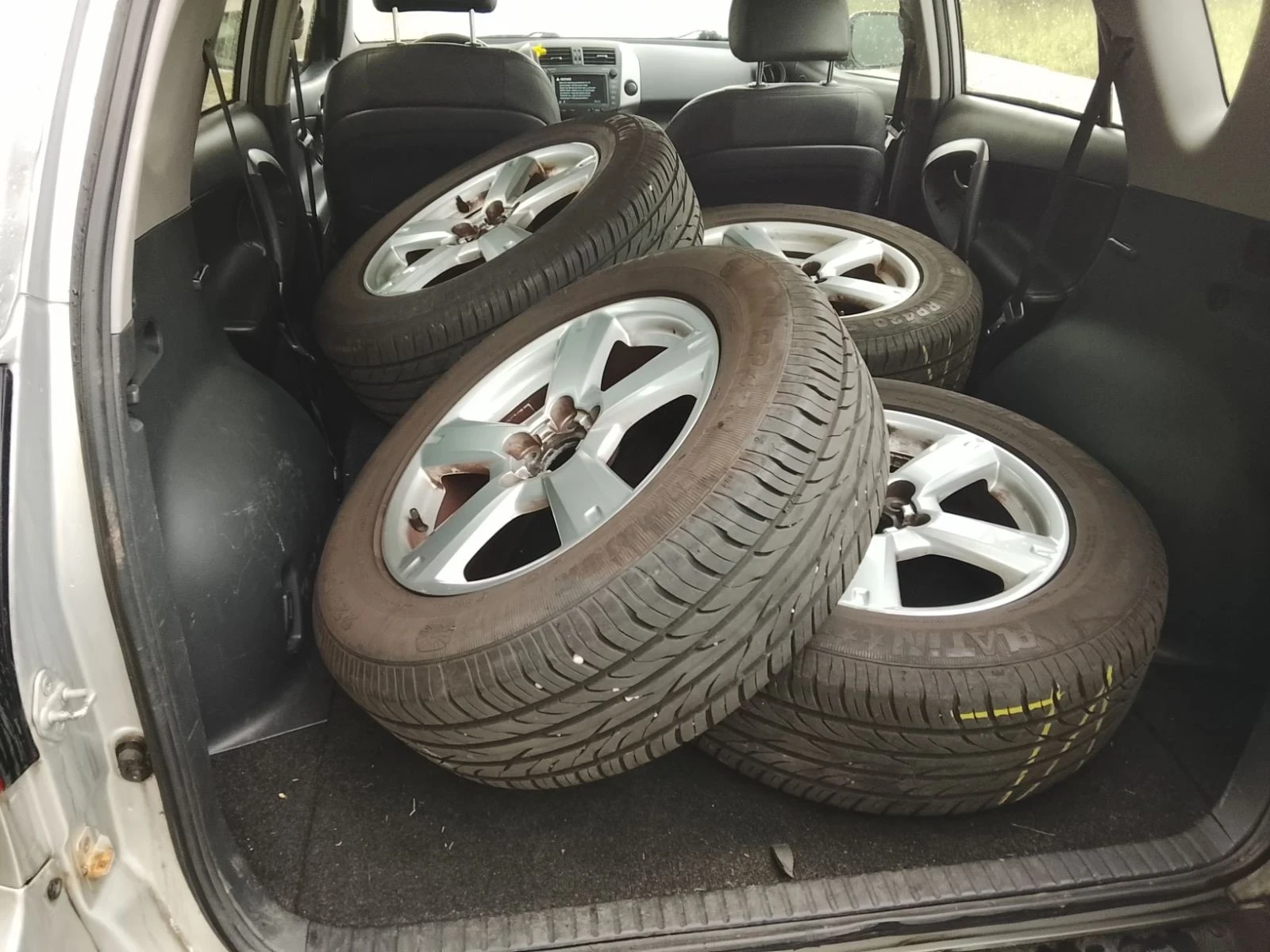 Toyota Rav4, снимка 8 - Автомобили и джипове - 54597315