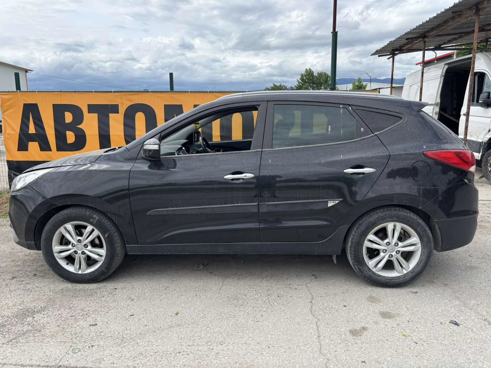 Hyundai IX35 1.7 crdi, снимка 4 - Автомобили и джипове - 54879439