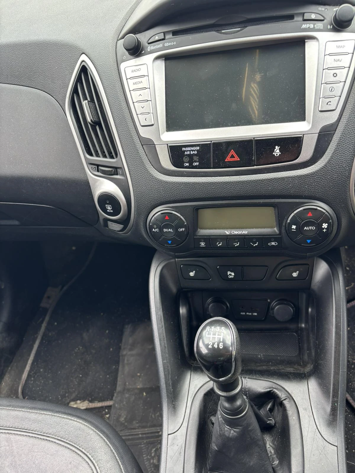 Hyundai IX35 1.7 crdi, снимка 10 - Автомобили и джипове - 54879439