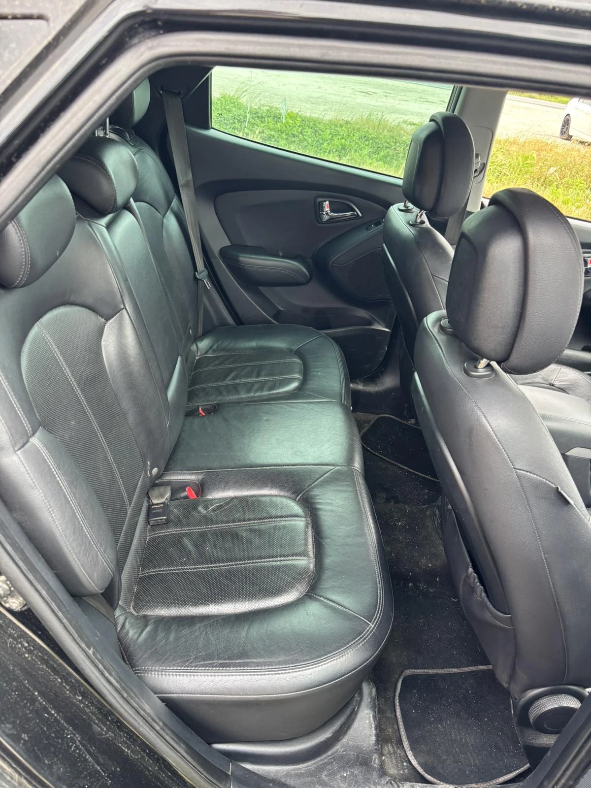 Hyundai IX35 1.7 crdi, снимка 8 - Автомобили и джипове - 54879439