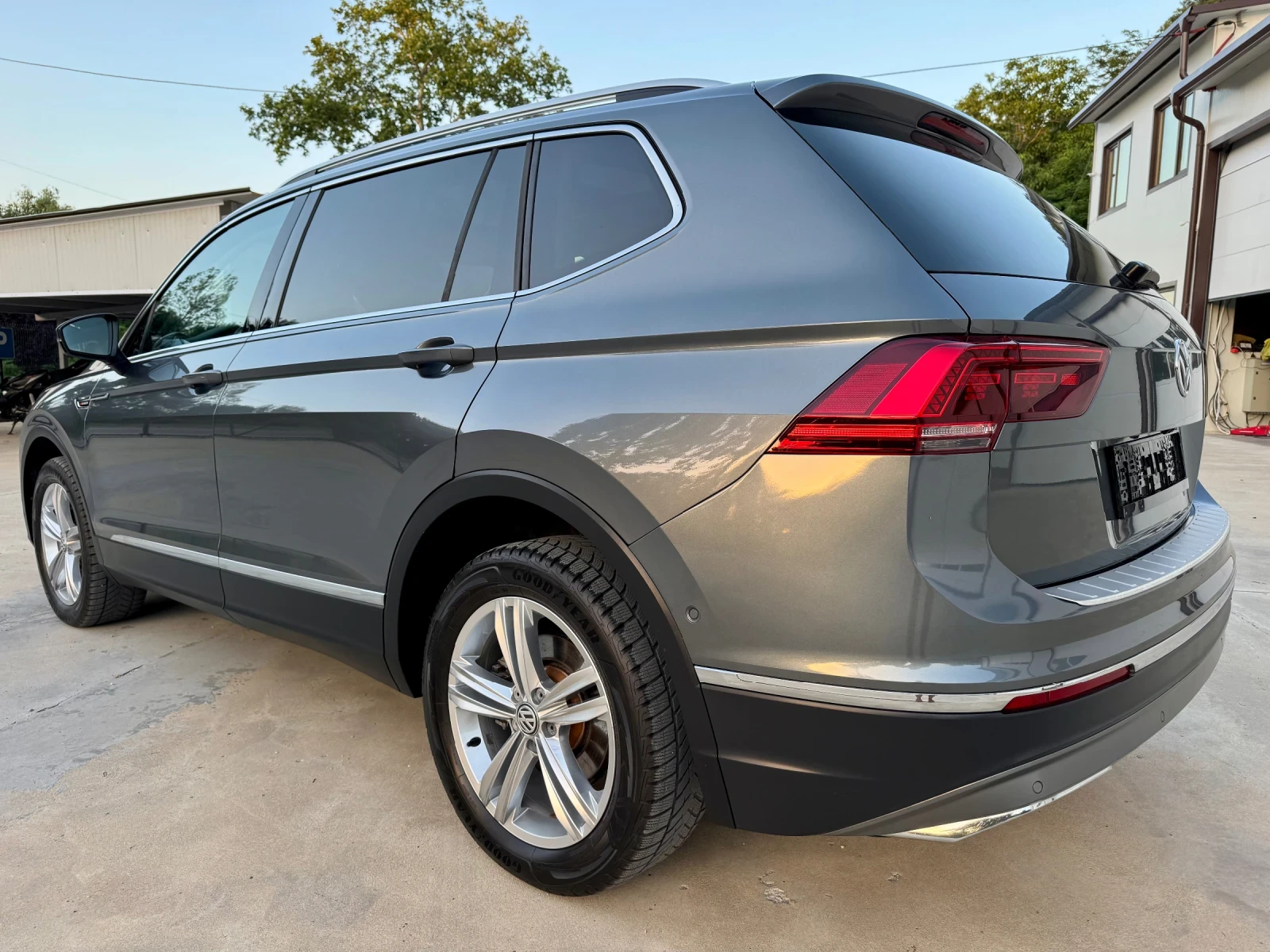 VW Tiguan Allspace 2.0 TDI Bi-Turbo 240 к.с., DSG, 4Motion, 7 места, снимка 5 - Автомобили и джипове - 55083950