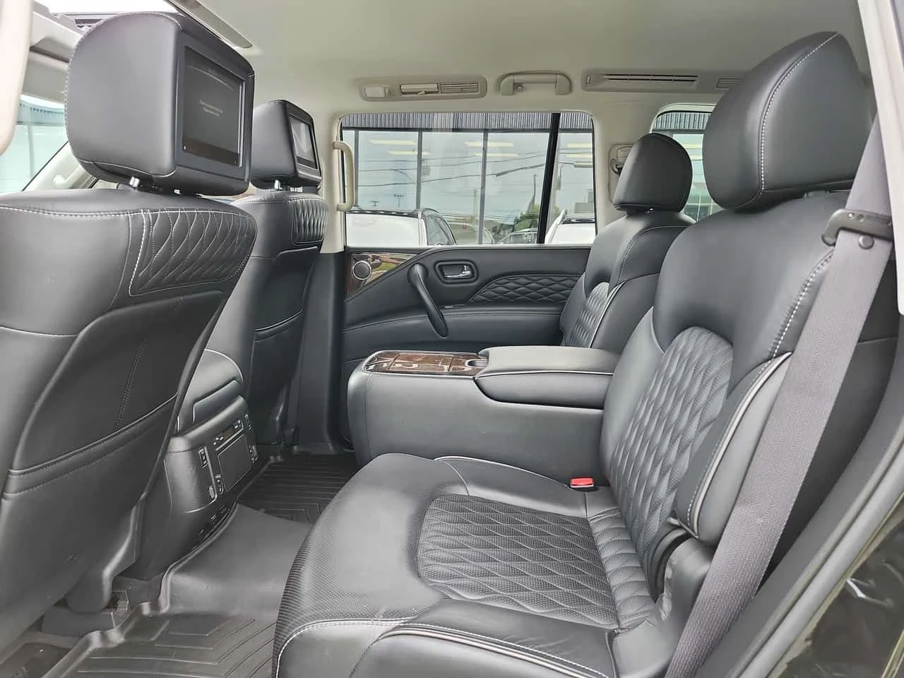 Infiniti QX80 7 Passenger / CARFAX / DISTRONIC / АВТОКРЕДИТ , снимка 13 - Автомобили и джипове - 55566289