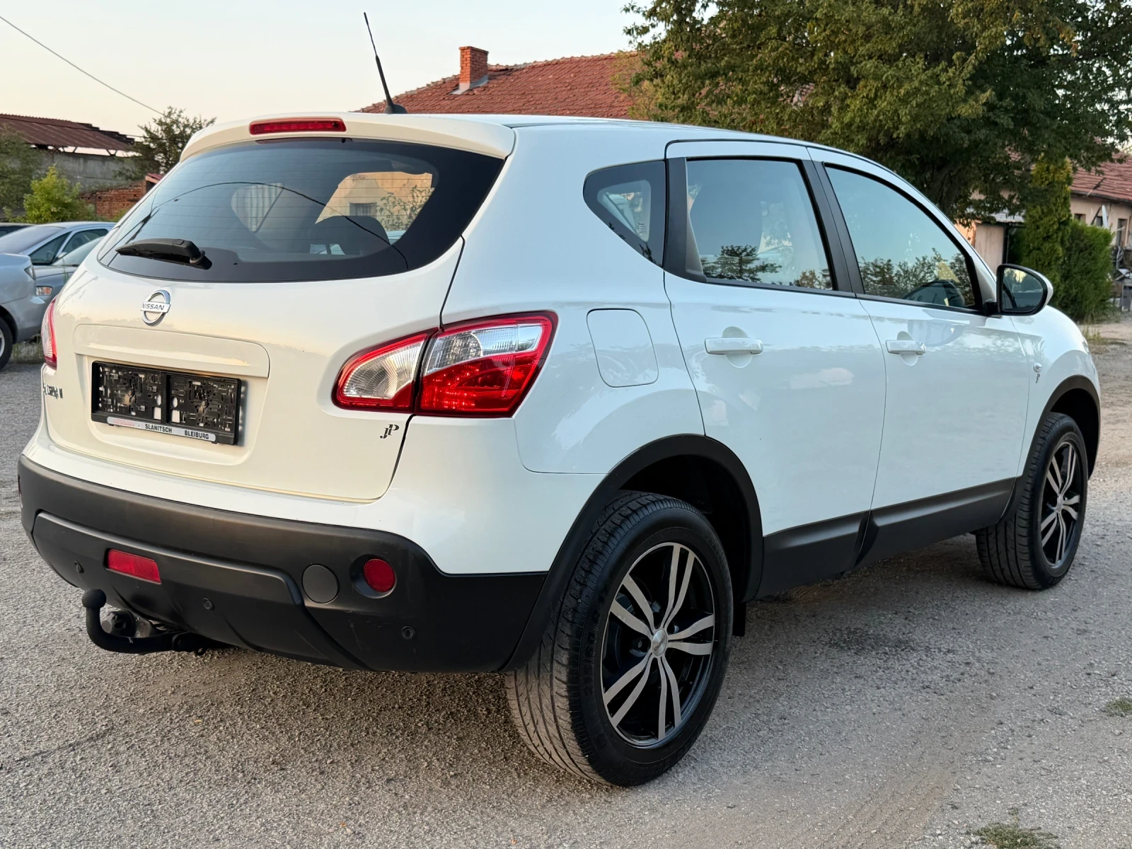 Nissan Qashqai 2.0, снимка 3 - Автомобили и джипове - 55662186