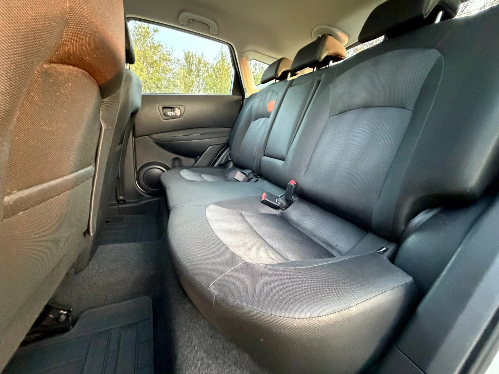 Nissan Qashqai 2.0, снимка 8 - Автомобили и джипове - 55662186