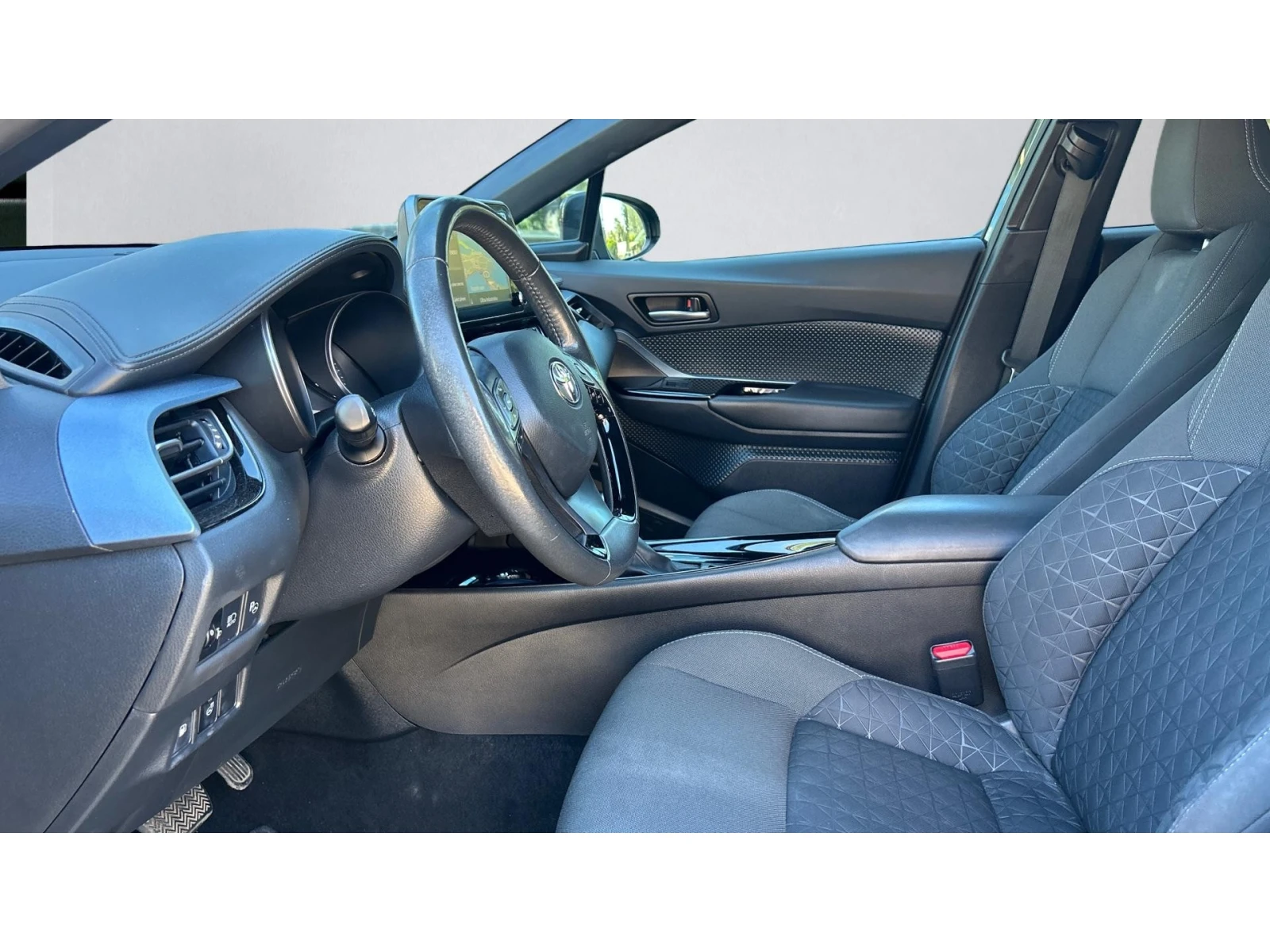 Toyota C-HR Месечна вноска от 261  , снимка 12 - Автомобили и джипове - 56164689