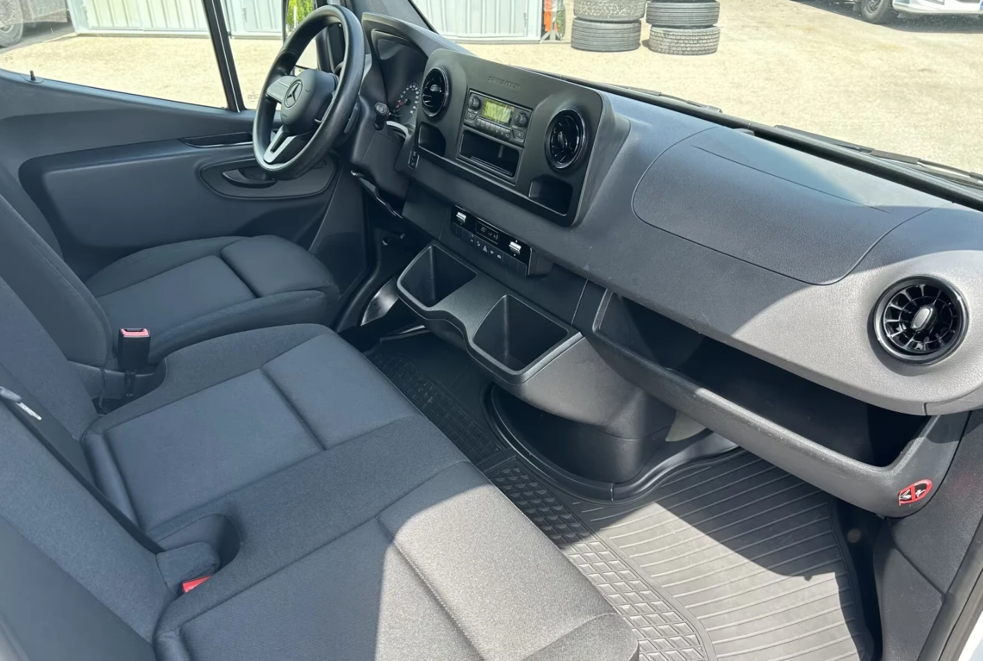 Mercedes-Benz Sprinter 312 eSprinter L2H2 47 kWh - изображение 8