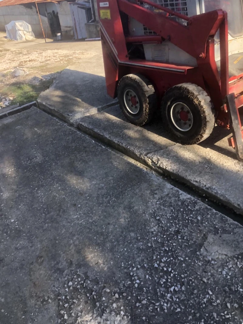 Мини челни товарачи GEHL, снимка 2 - Индустриална техника - 53059700